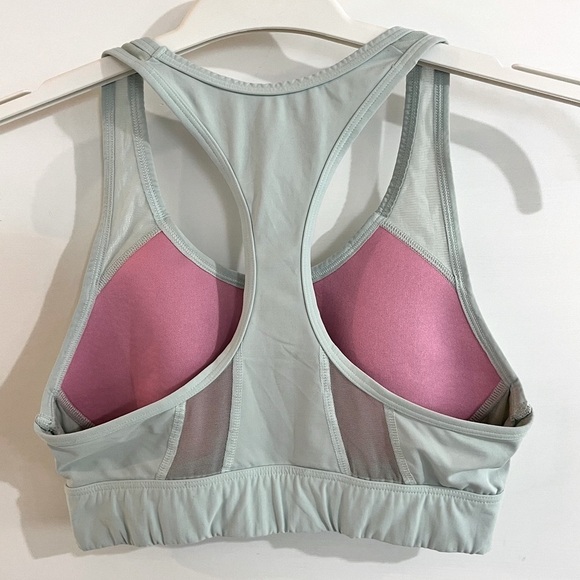 PINK Victoria’s Secret Ultimate lightly lined. Light green Sports Bra Size Small - Picture 7 of 10
